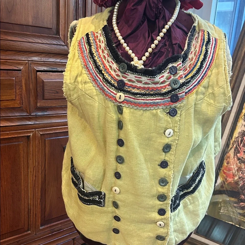 Magnolia Pearl Embroidered Vest - Yellow and Black  #33 - Picture 5 of 7